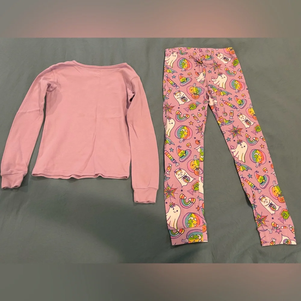 The Children’s Place “Boo Crew” Glow in the Dark Pajama Set 👻🍭🍬🧙🏻‍♀️🎃